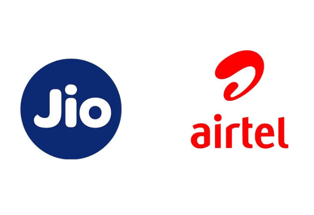 Jio Invites Airtel Users For Valentine’s Date; Airtel Responds with…